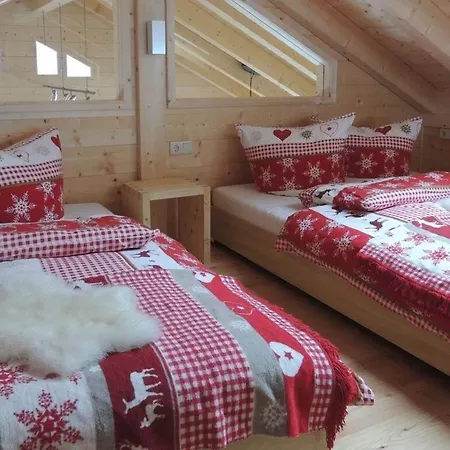 Huettenzauber 1 Comfortable Holiday Annaberg im Lammertal
